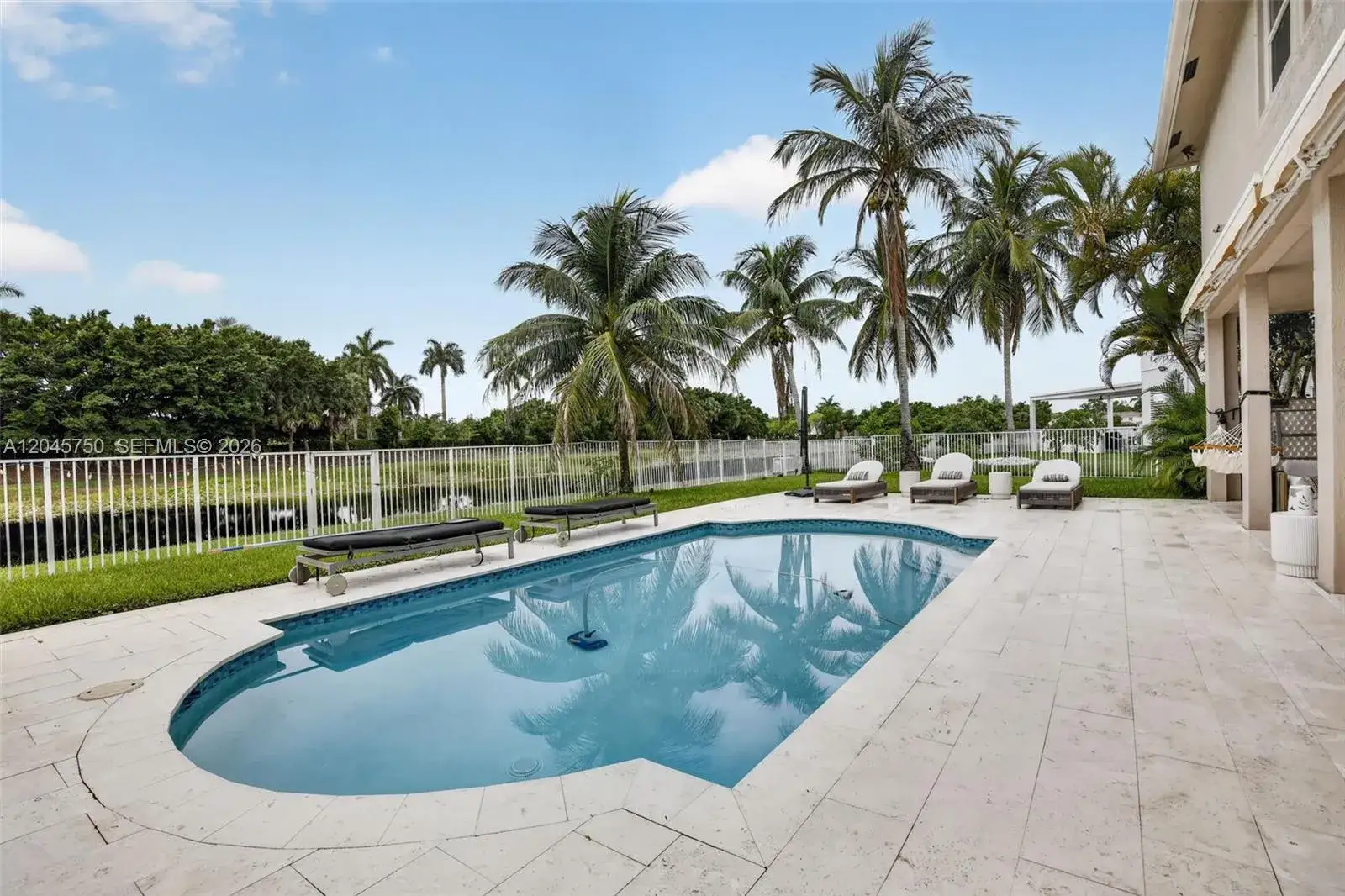 6 bedroom 6 bath Residential for sale at 981 Waterside Cir, Weston FL 33327