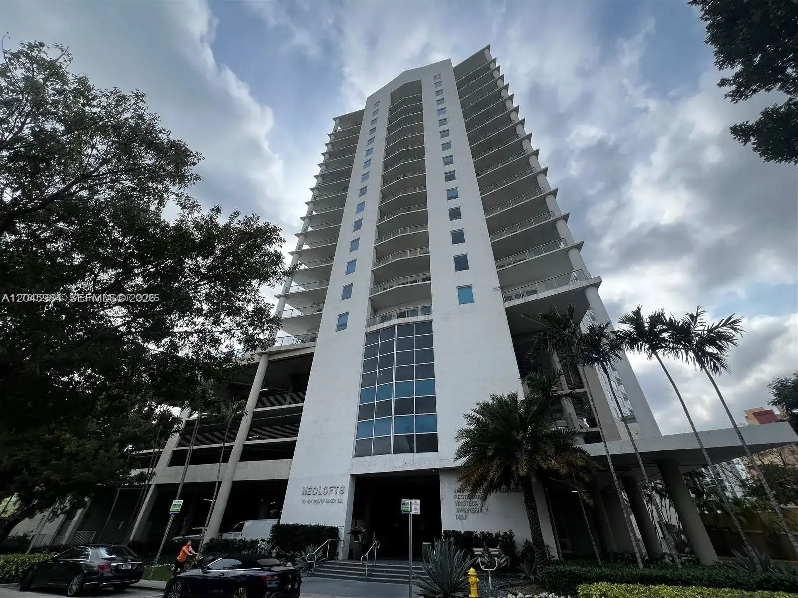 1 bedroom 1 bath Residential Lease for rent at 10 SW South River Dr # 812, Miami FL 33130