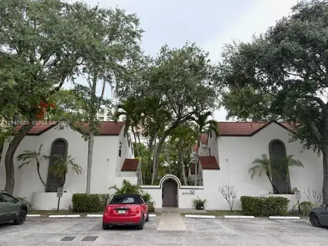 2 bedroom 1 bath Residential Lease for rent at 101 NE 8th Ave # 1, Fort Lauderdale FL 33301