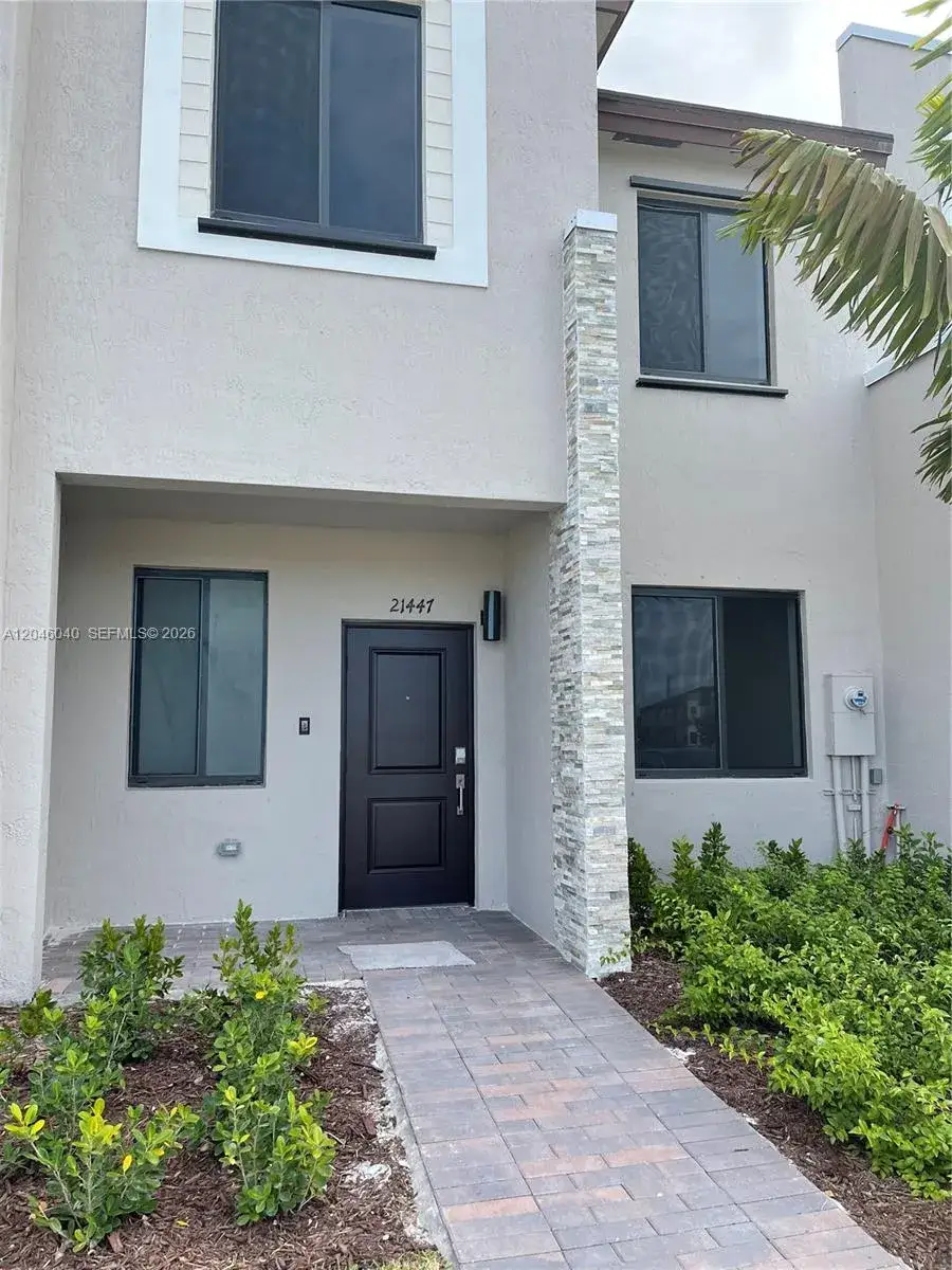 3 bedroom 2 bath Residential Lease for rent at 21447 NE 2nd Pl, Miami FL 33179
