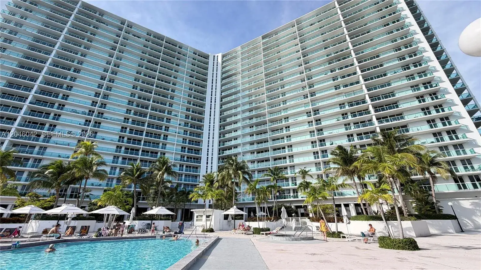 2 bedroom 1 bath Residential for sale at 100 Bayview Dr # 509, Sunny Isles Beach FL 33160