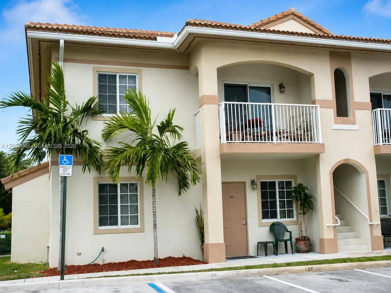 2 bedroom 2 bath Residential for sale at 4950 Washington St # 4, Hollywood FL 33021