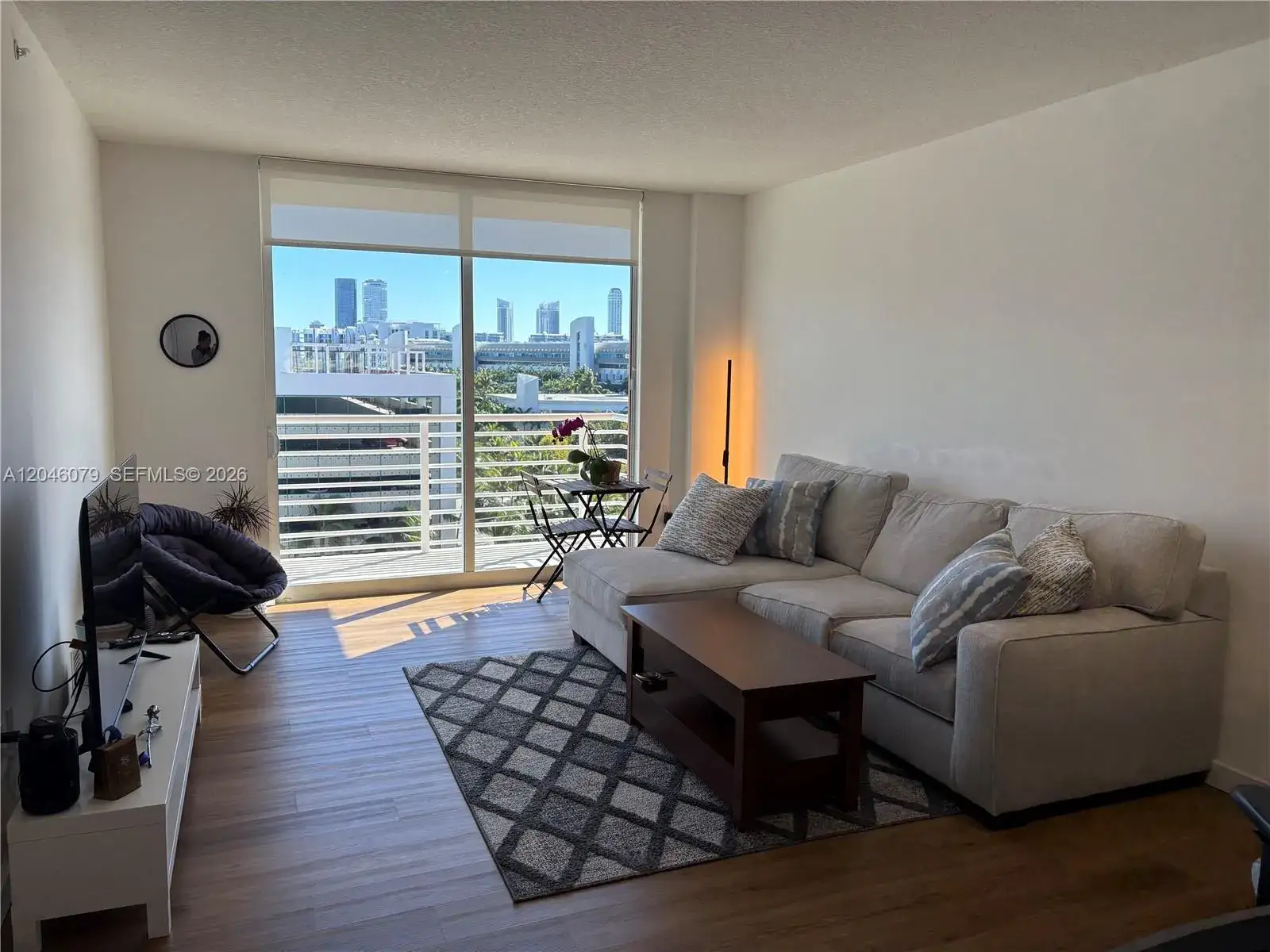 1 bedroom 1 bath Residential for sale at 18800 NE 29 Ave # 807, Aventura FL 33180