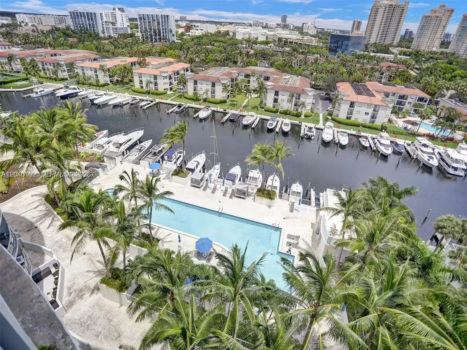 1 bedroom 2 bath Residential Lease for rent at 3029 NE 188th St # 1024, Aventura FL 33180