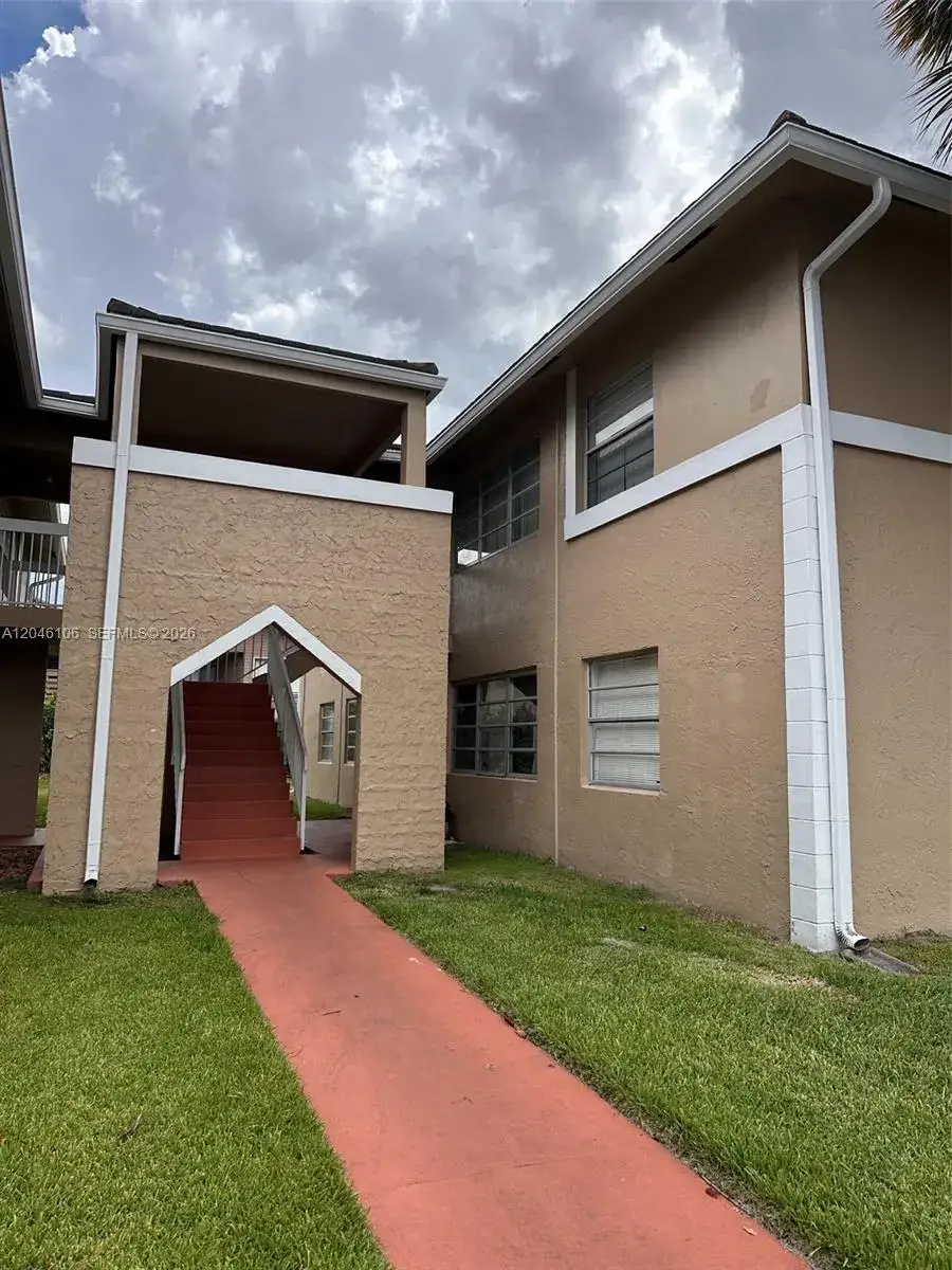 2 bedroom 2 bath Residential Lease for rent at 9976 Twin Lakes Dr, Coral Springs FL 33071
