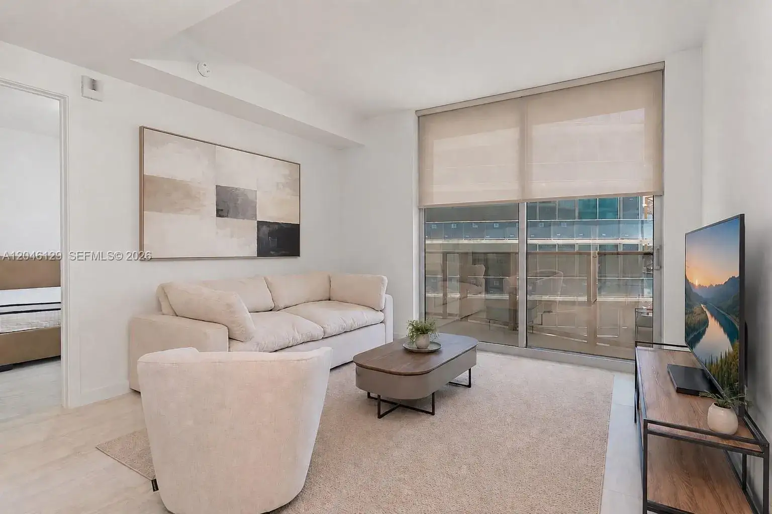 1 bedroom 1 bath Residential for sale at 77 SE 5th St. # 1905, Miami FL 33131