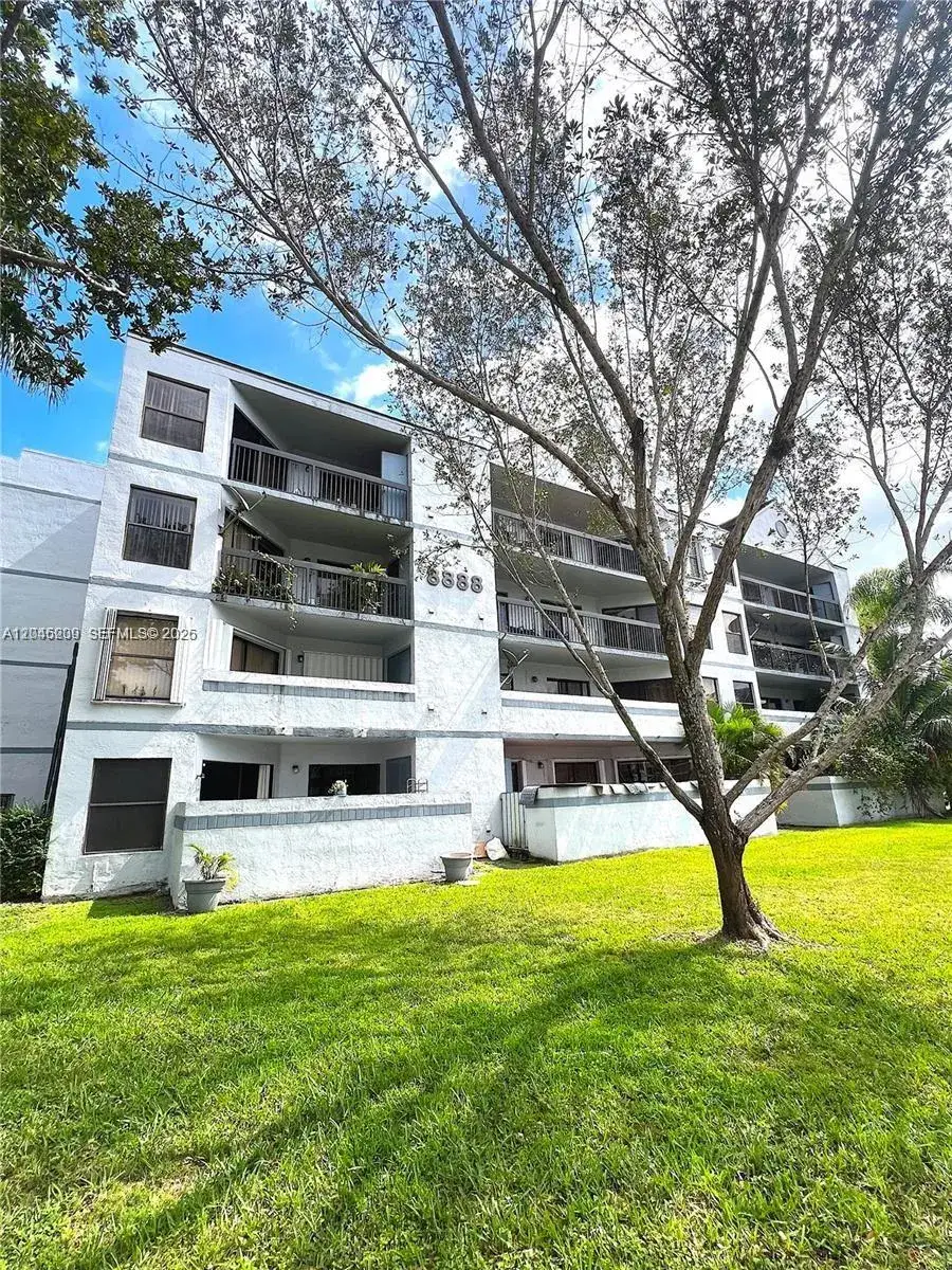 2 bedroom 2 bath Residential Lease for rent at 8888 SW 131st Ct # 205, Miami FL 33186