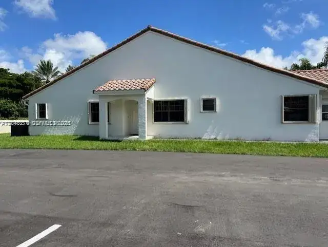 3 bedroom 2 bath Residential for sale at 21220 Harbor Way # 22, Aventura FL 33180