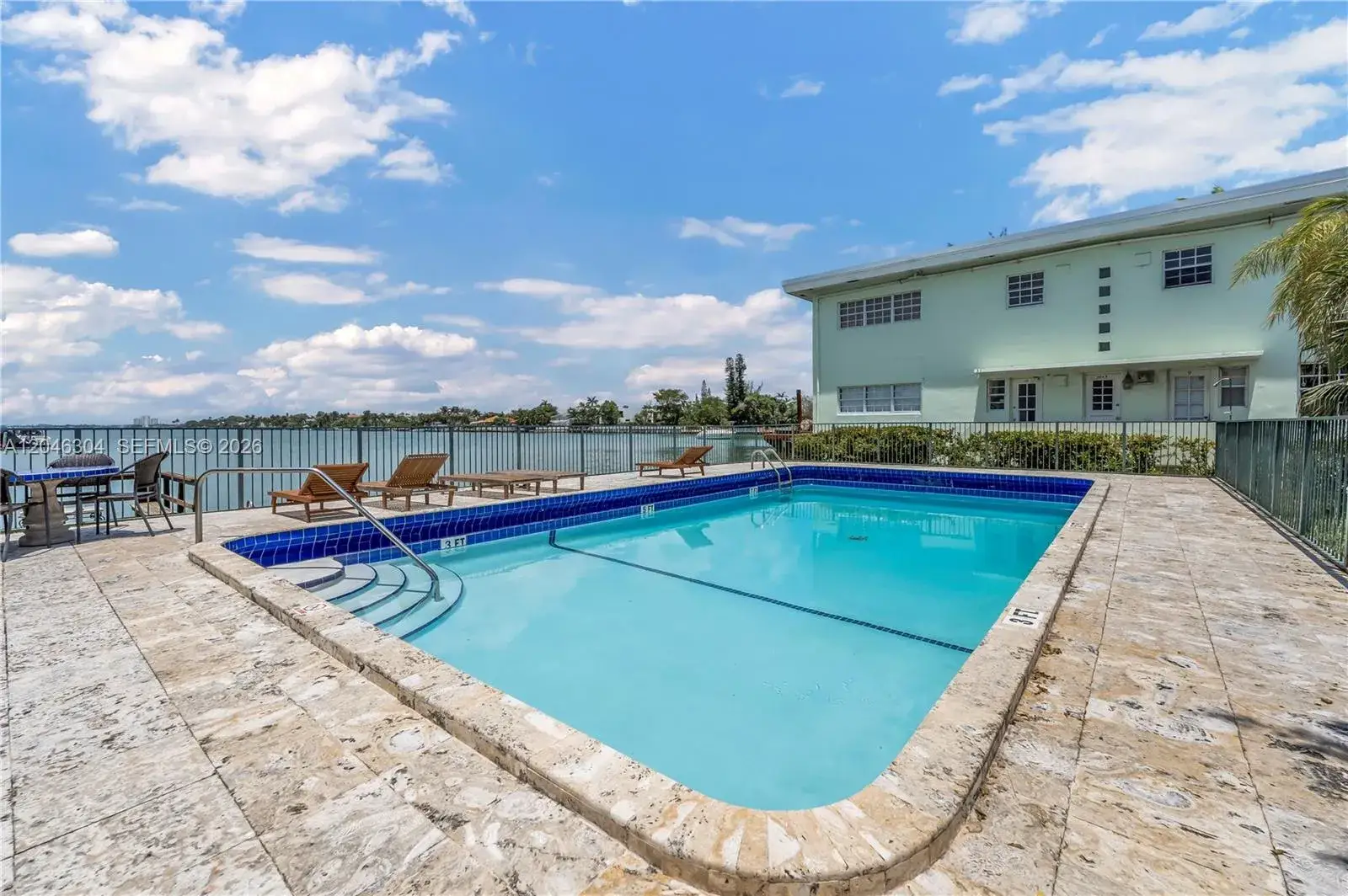 1 bedroom 1 bath Residential for sale at 8550 Byron Ave # 2G, Miami Beach FL 33141