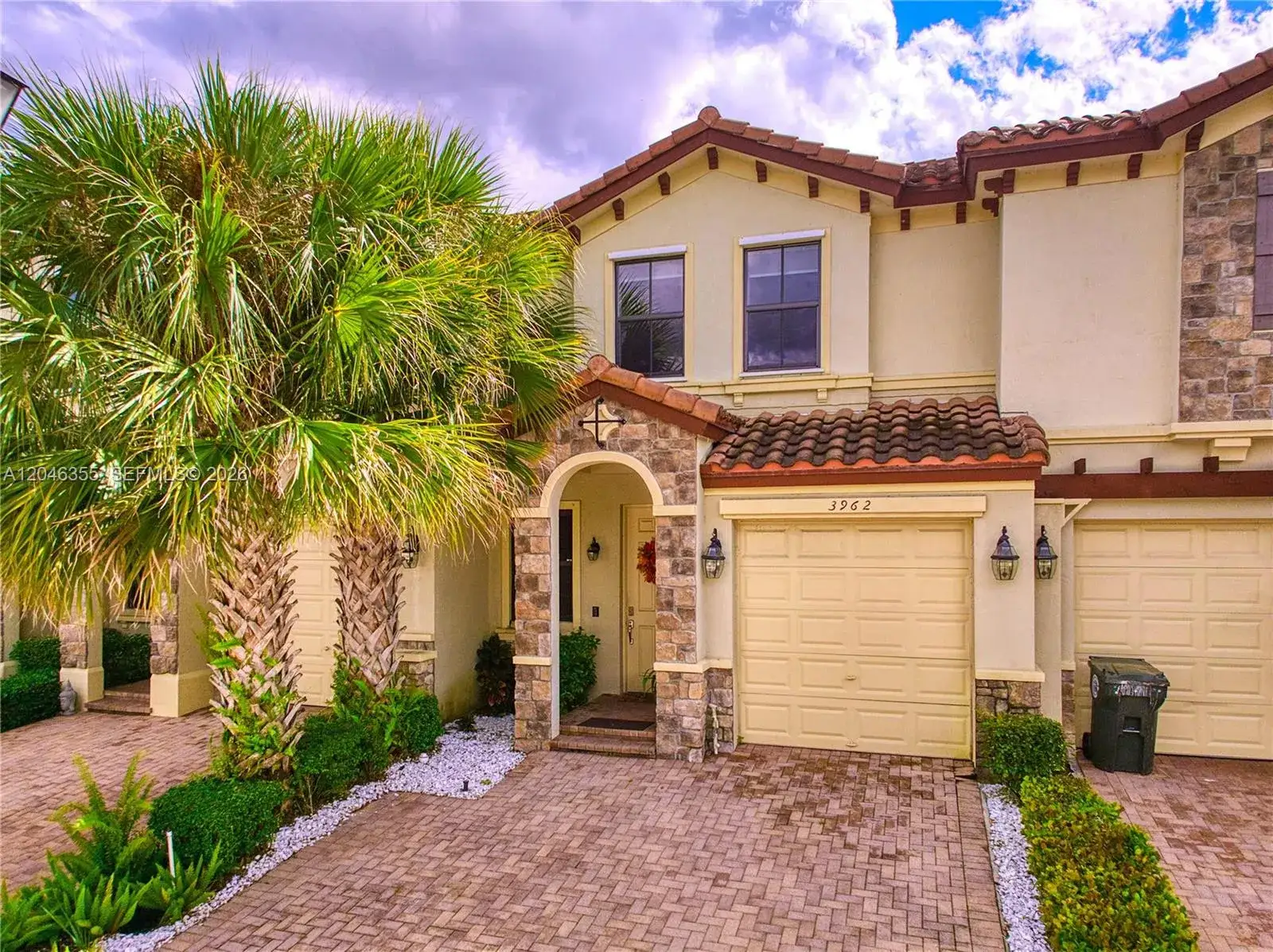 3 bedroom 2 bath Residential for sale at 3962 Devenshire Ct, Coconut Creek FL 33073