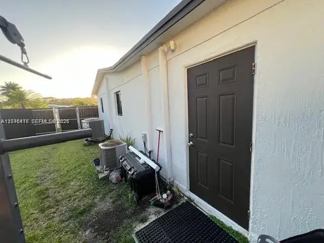 2 bedroom 1 bath Residential Lease for rent at 16025 SW 299th Ter # 0, Homestead FL 33033