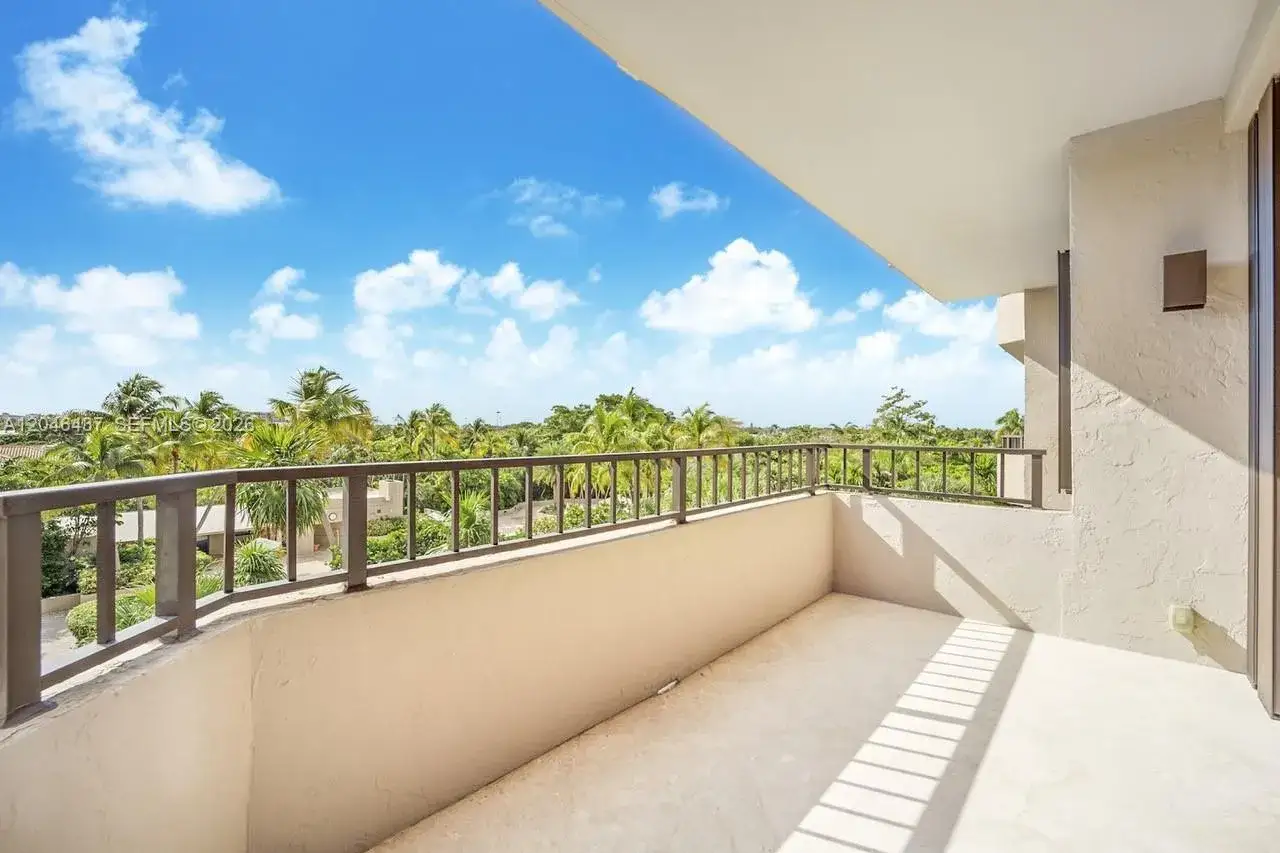 2 bedroom 2 bath Residential for sale at 151 Crandon Blvd # 439, Key Biscayne FL 33149
