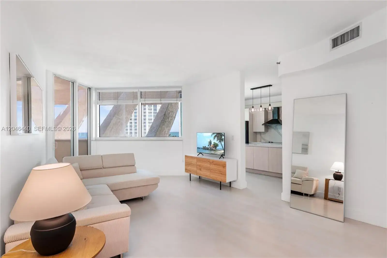 1 bedroom 1 bath Residential for sale at 300 S Pointe Dr # 907, Miami Beach FL 33139