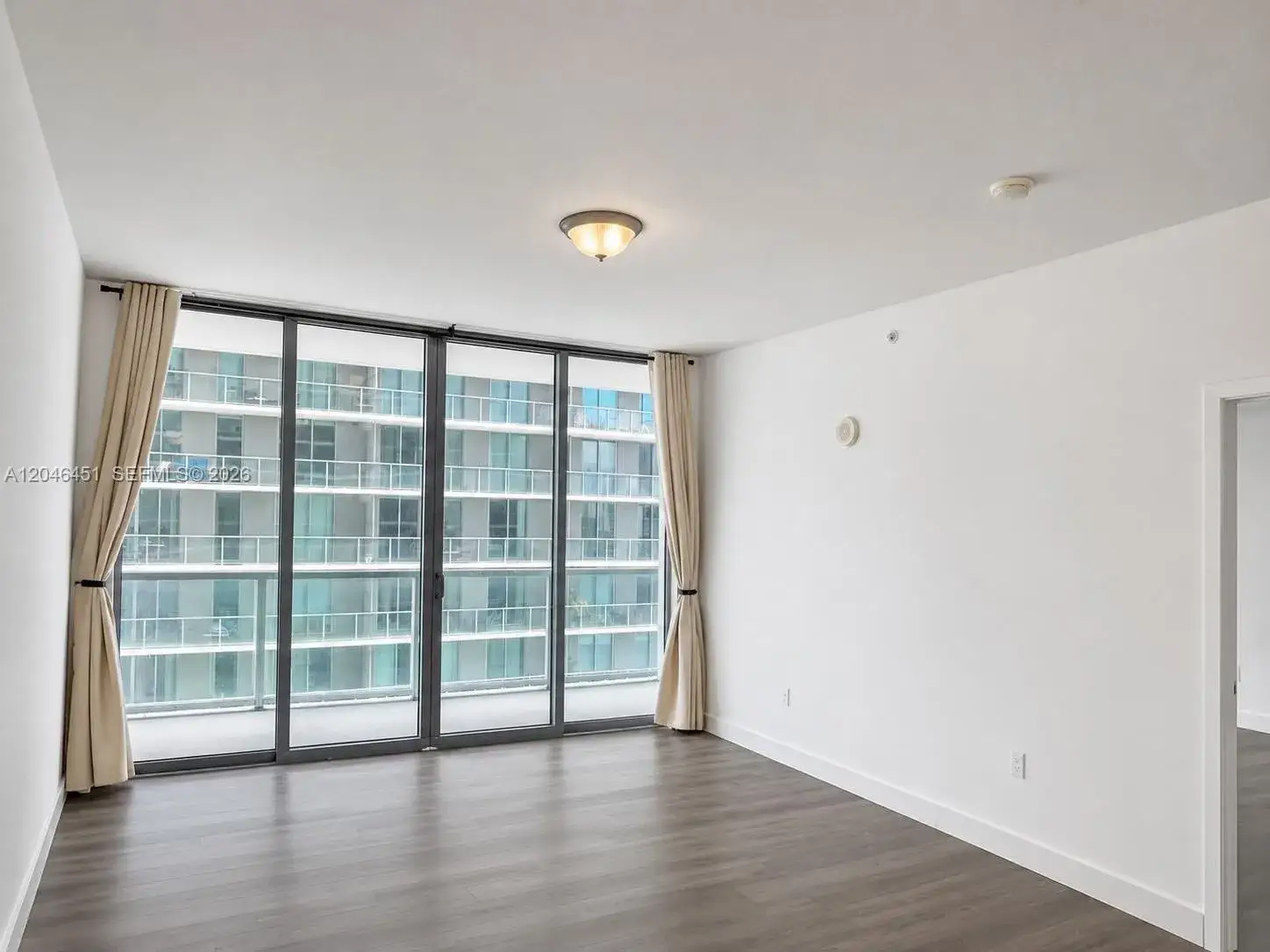 2 bedroom 2 bath Residential Lease for rent at 1111 SW 1st Ave, Miami FL 33130