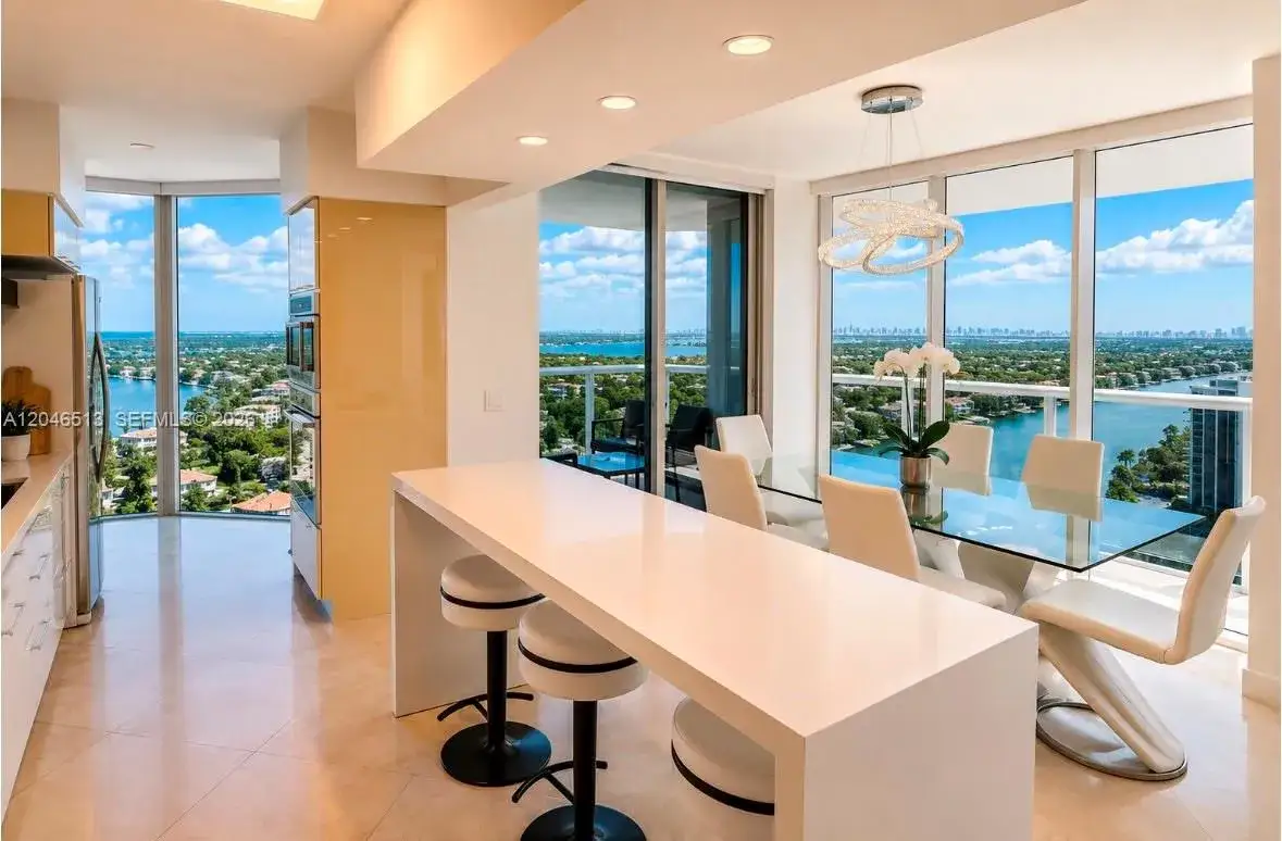 2 bedroom 2 bath Residential for sale at 4775 Collins Ave # 2407, Miami Beach FL 33140