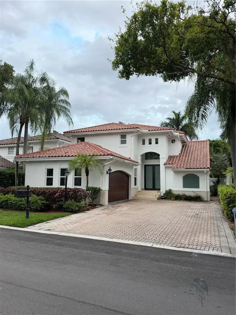 3 bedroom 3 bath Residential for sale at 4499 NW 93rd Doral Ct, Doral FL 33178