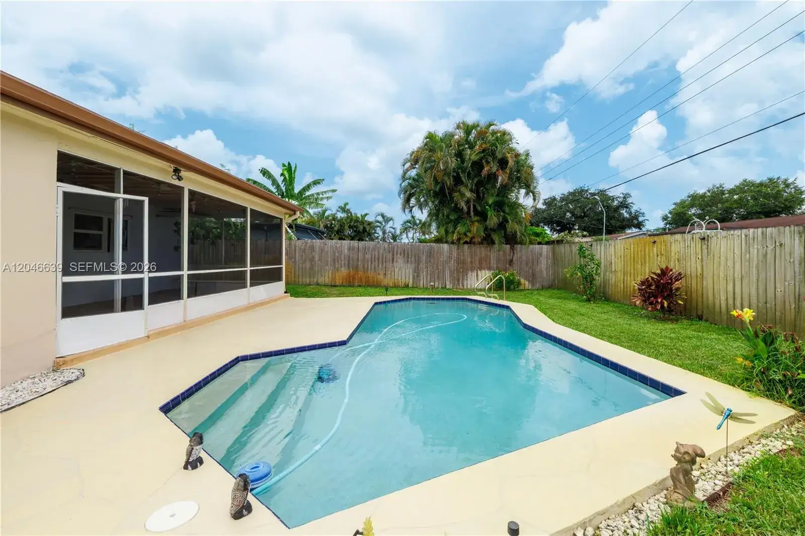 3 bedroom 2 bath Residential for sale at 6870 Pershing St, Hollywood FL 33024