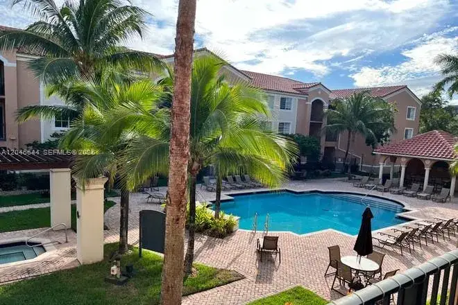 1 bedroom 1 bath Residential Lease for rent at 6841 SW 44th St # 204, Miami FL 33155