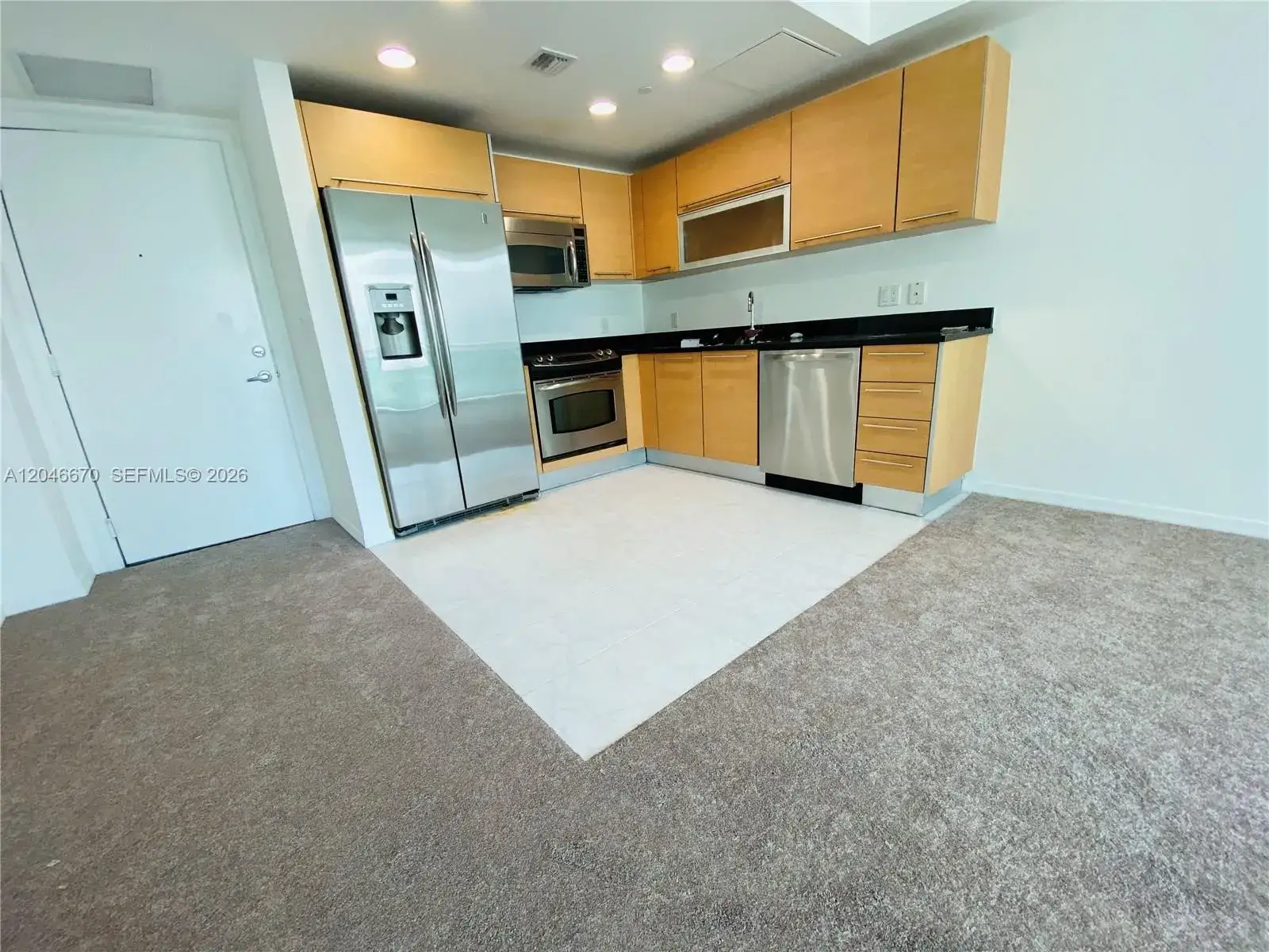 1 bedroom 1 bath Residential Lease for rent at 951 Brickell Ave # 1909, Miami FL 33131