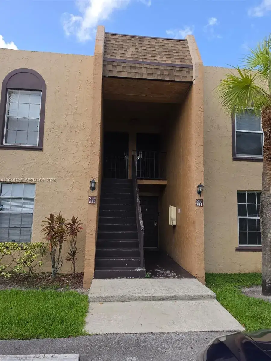 1 bedroom 1 bath Residential for sale at 4231 NW 19th St # 254, Lauderhill FL 33313