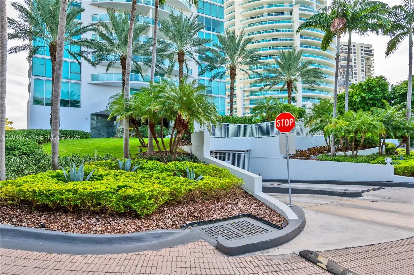 2 bedroom 2 bath Residential for sale at 2101 Brickell Ave # 1501, Miami FL 33129