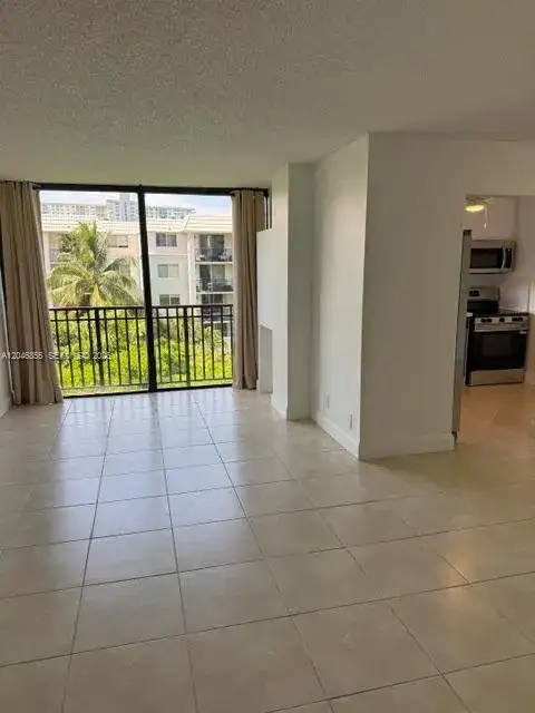 2 bedroom 2 bath Residential Lease for rent at 17021 N Bay Rd # 509, Sunny Isles Beach FL 33160