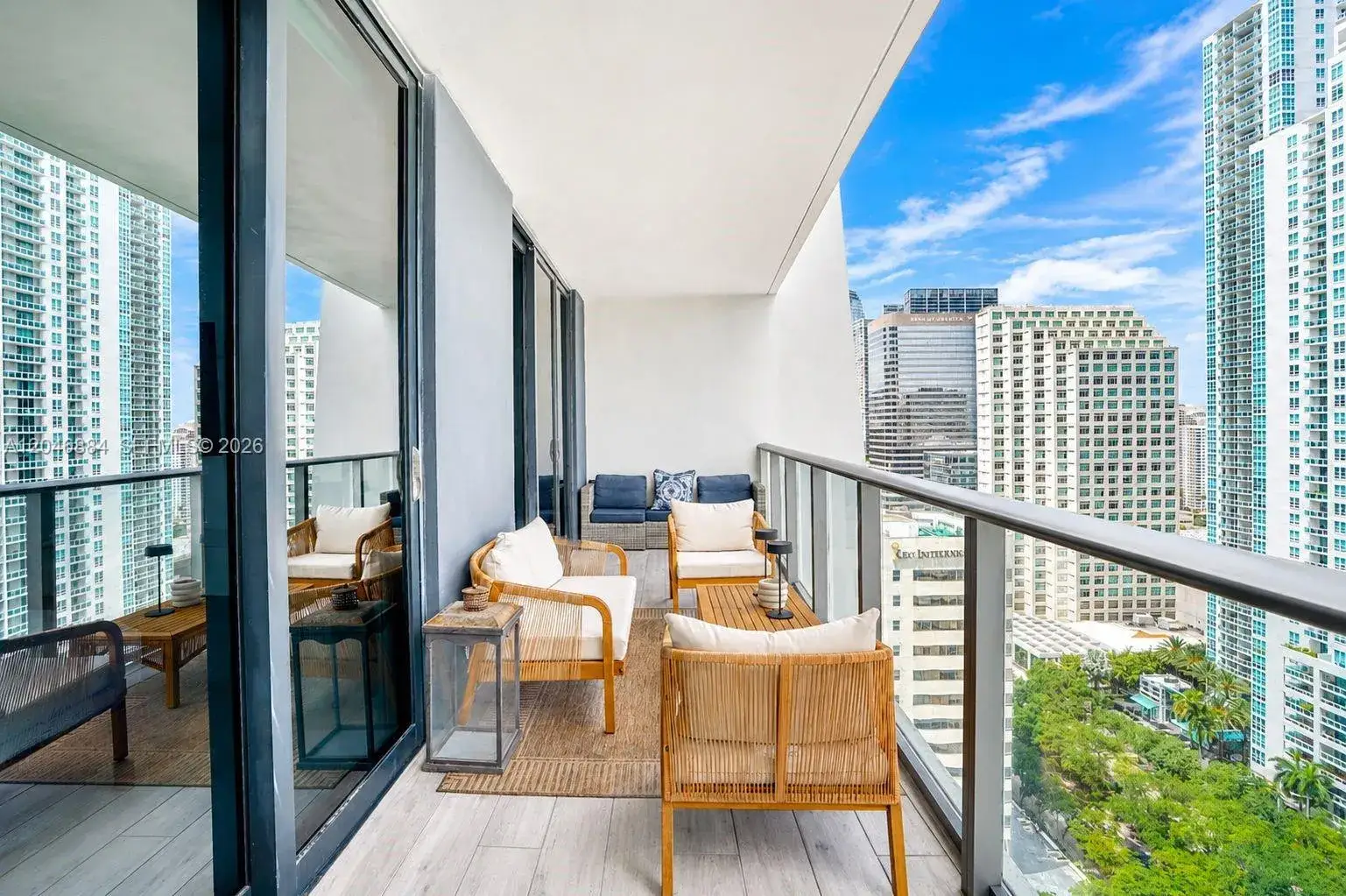 2 bedroom 3 bath Residential Lease for rent at 1010 Brickell Ave # 2402, Miami FL 33131