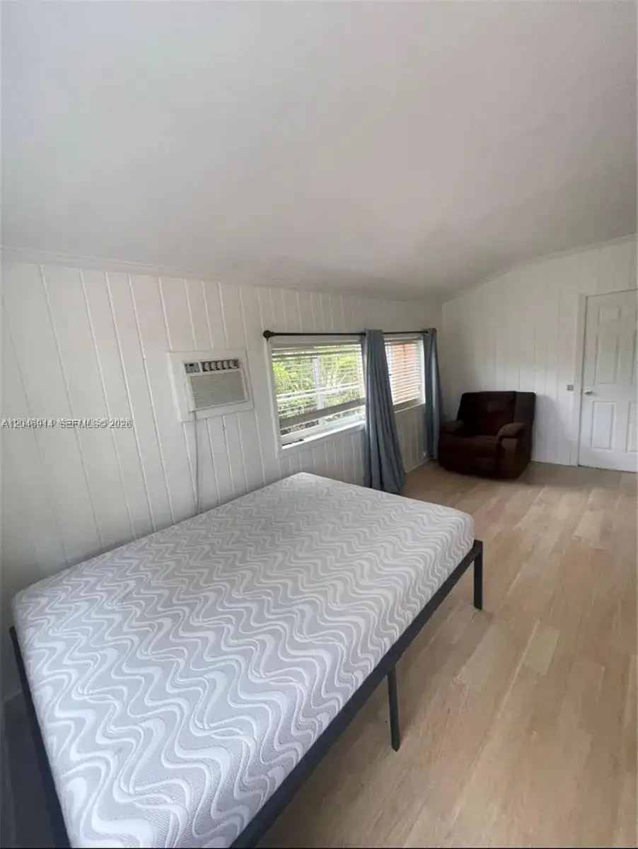 1 bedroom 1 bath Residential Lease for rent at 1211 NE 130th St # 1, North Miami FL 33161