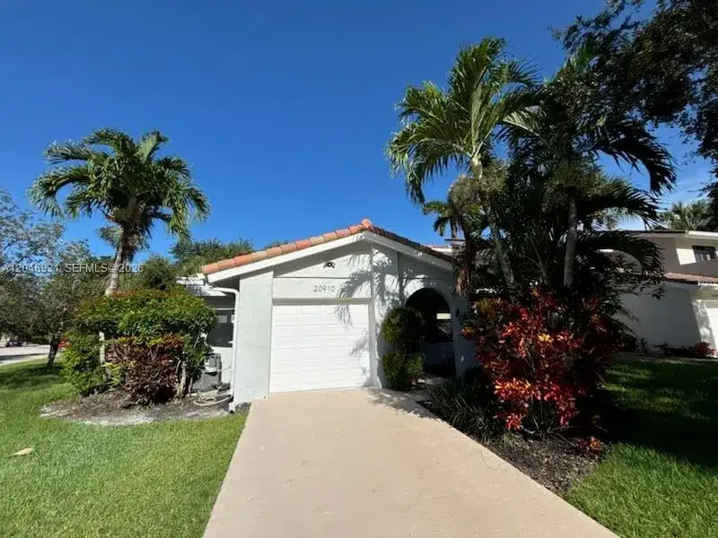 2 bedroom 2 bath Residential Lease for rent at 20910 Estada Ln, Boca Raton FL 33433