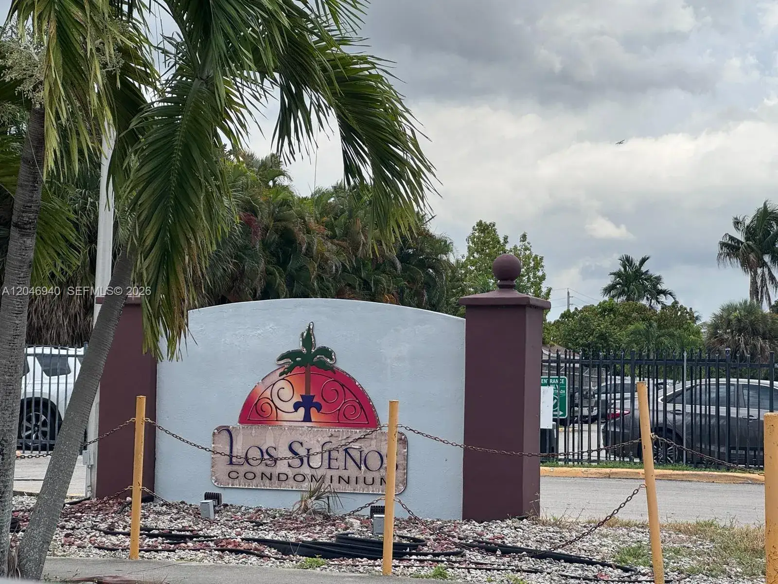 2 bedroom 2 bath Residential for sale at 1725 W 60th St # F222, Hialeah FL 33012