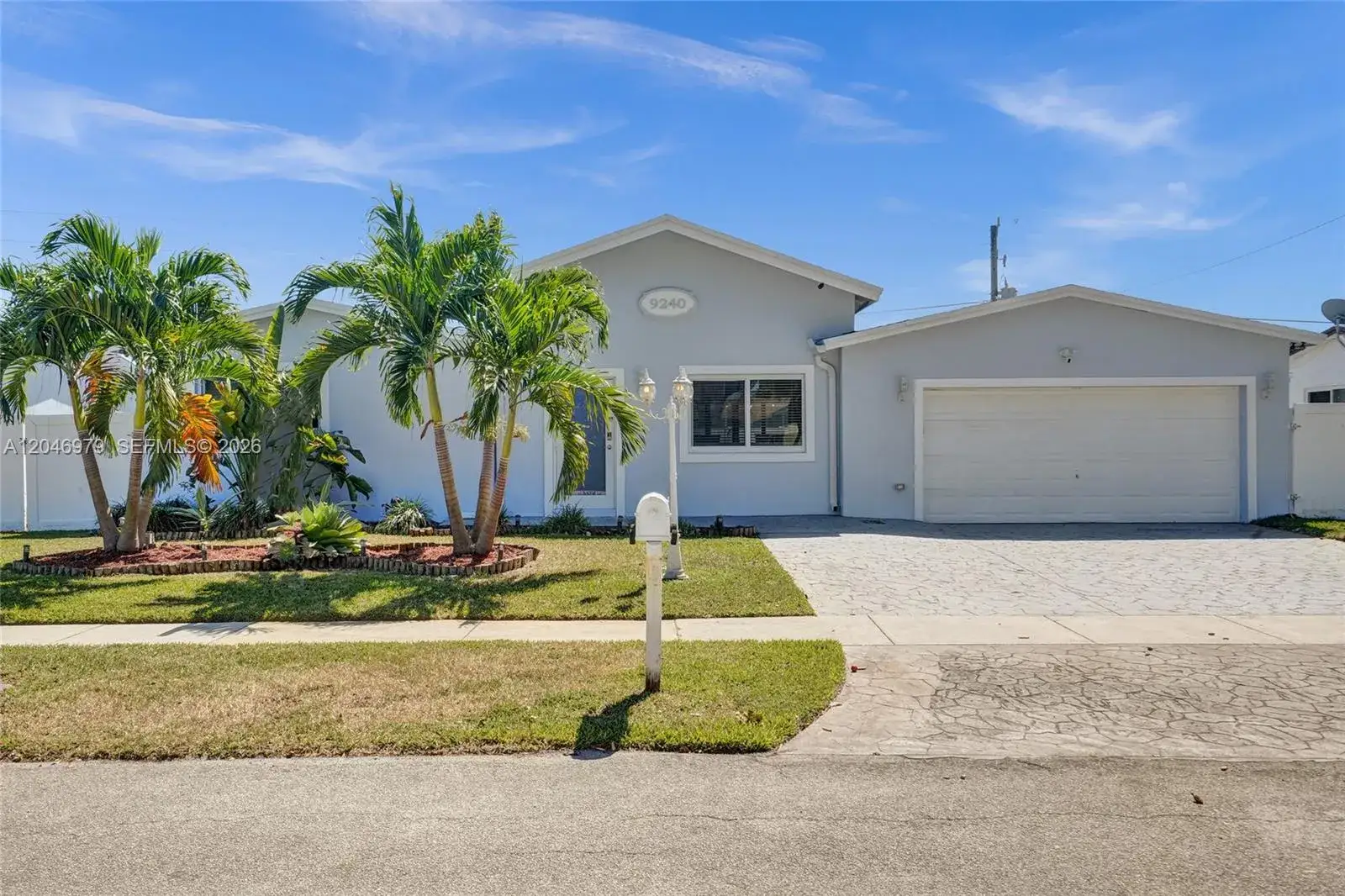 5 bedroom 3 bath Residential Lease for rent at 9240 54th St, Cooper City FL 33328