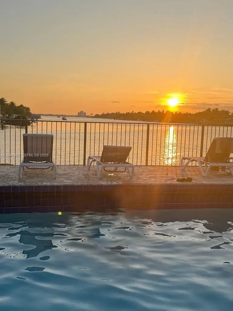 1 bedroom 1 bath Residential for sale at 8550 Byron Ave # 2H, Miami Beach FL 33141