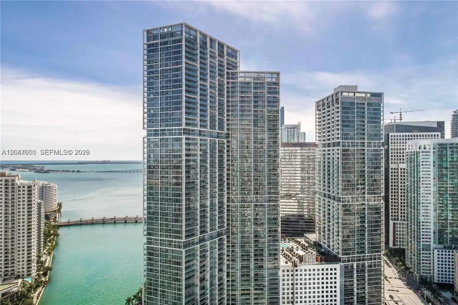 1 bedroom 1 bath Residential Lease for rent at 475 Brickell Ave # 4612, Miami FL 33131
