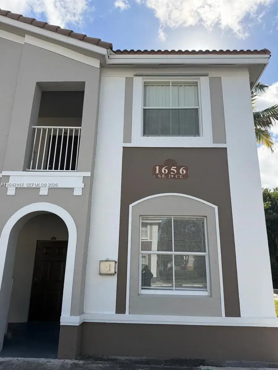 3 bedroom 2 bath Residential Lease for rent at 1656 SE 29th Ct # 100, Homestead FL 33035