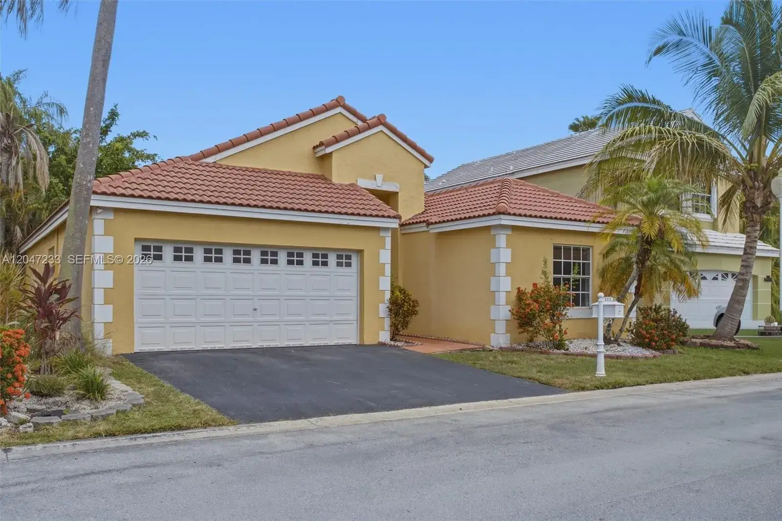 3 bedroom 2 bath Residential Lease for rent at 411 Bermuda Springs Dr, Weston FL 33326