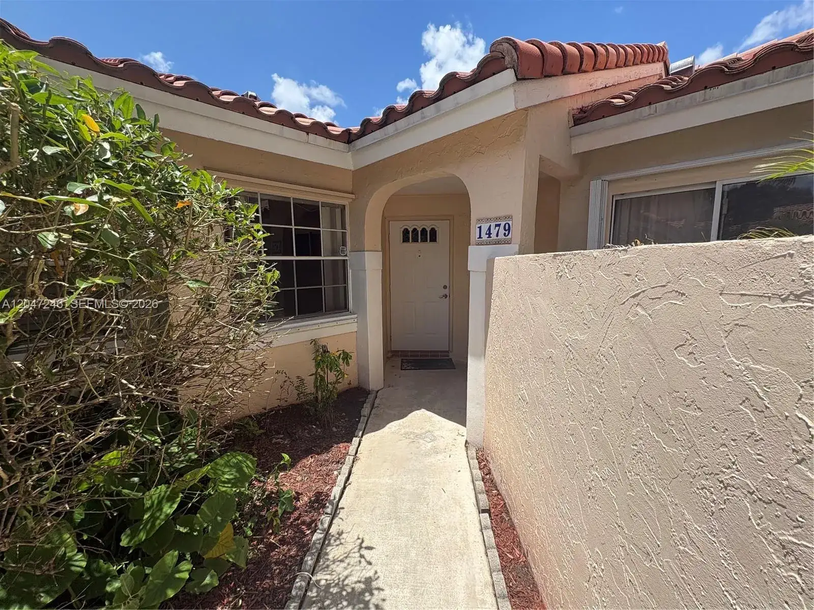 3 bedroom 2 bath Residential for sale at 1479 Springside Dr, Weston FL 33326