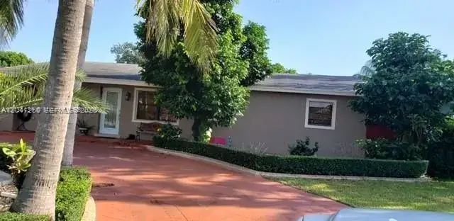 4 bedroom 2 bath Residential Lease for rent at 1065 NW 15th St, Homestead FL 33030