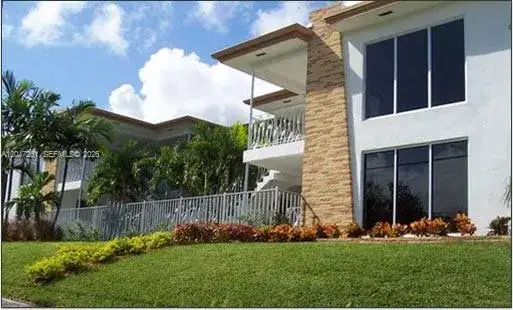 1 bedroom 1 bath Residential Lease for rent at 7422 NE 6TH COURT # 7422, Miami FL 33138