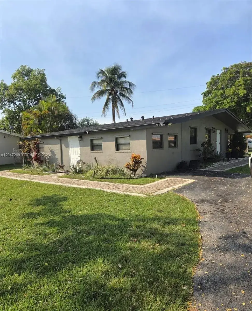 6118 Royal Palm Blvd, Margate FL 33063