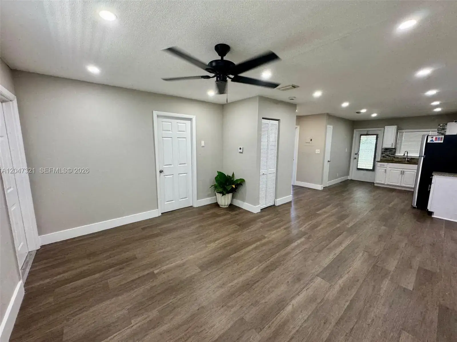 2 bedroom 1 bath Residential Lease for rent at 5410 NW 16th St # 1, Lauderhill FL 33313