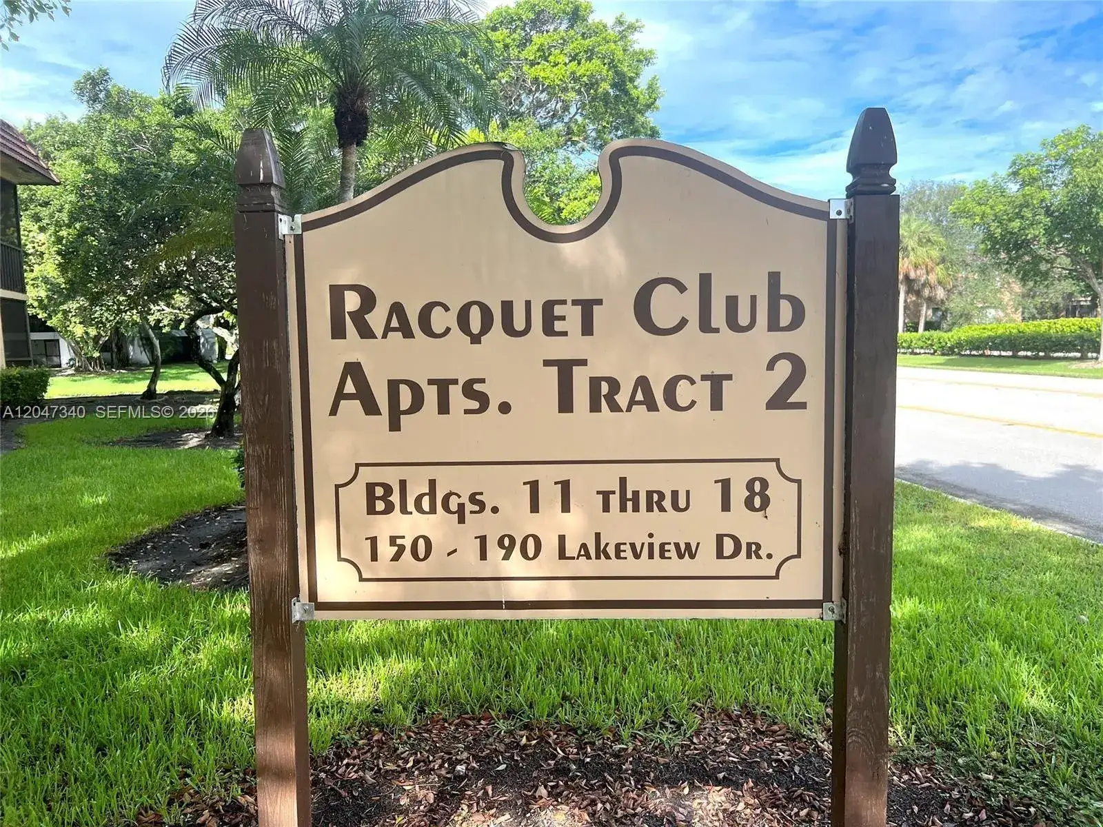 2 bedroom 2 bath Residential for sale at 182 Lakeview Dr # 204, Weston FL 33326