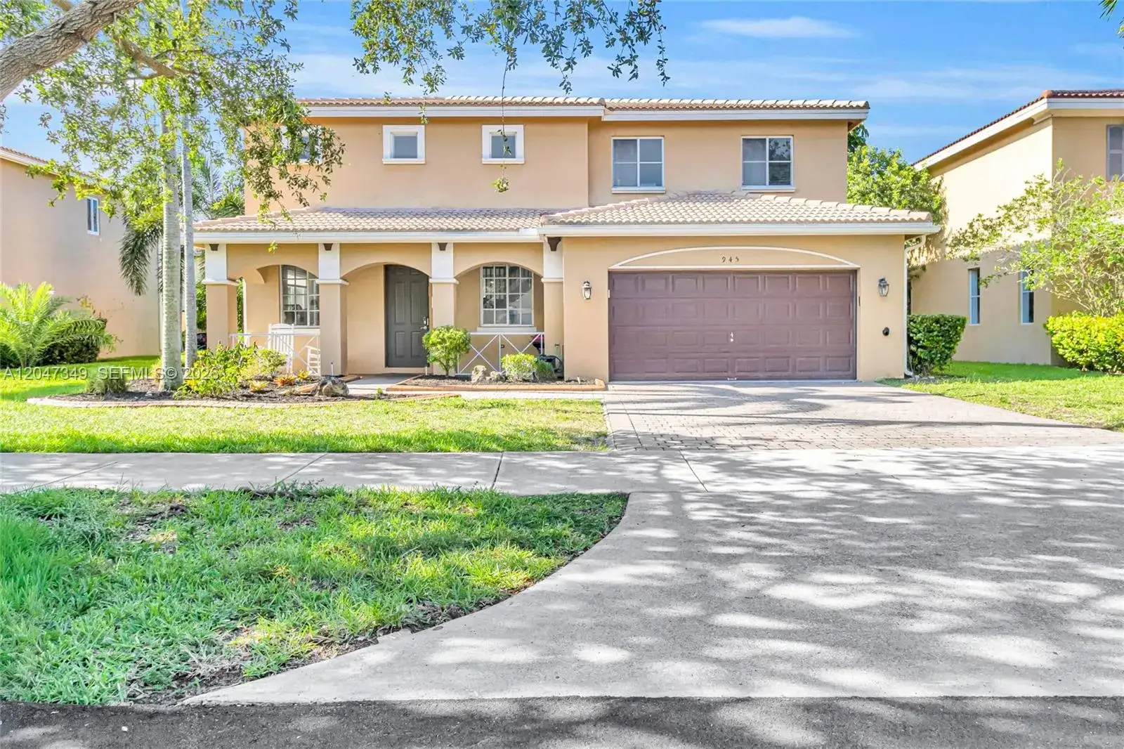 5 bedroom 3 bath Residential Lease for rent at 945 NW 206th St, Miami Gardens FL 33169