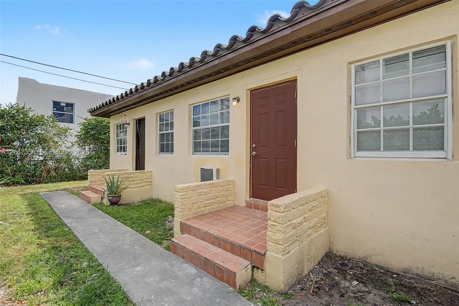 1 bedroom 1 bath Residential Lease for rent at 1021 SW 3rd St # 6, Miami FL 33130