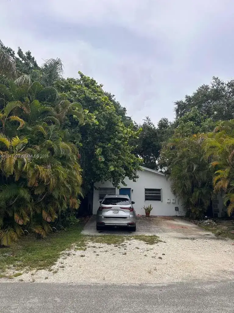 1 bedroom 1 bath Residential Lease for rent at 823 SE 18th St # 3, Fort Lauderdale FL 33316