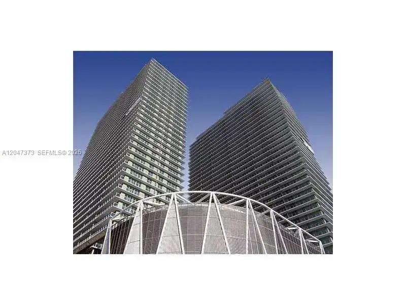 2 bedroom 2 bath Residential Lease for rent at 1111 SW 1 AV, Miami FL 33130