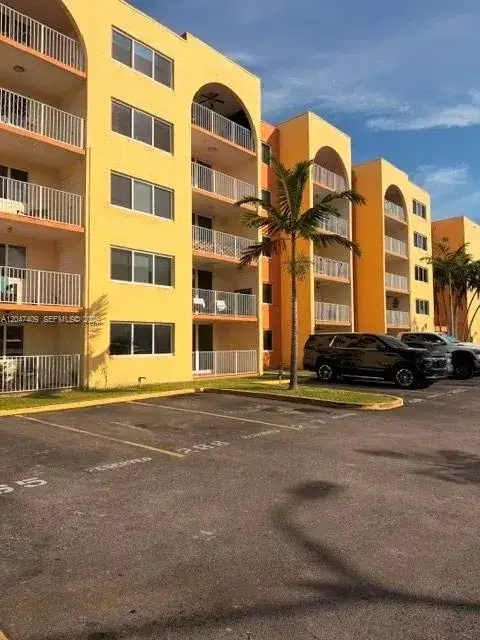 2 bedroom 1 bath Residential Lease for rent at 6930 Miami Gardens Dr # 517, Hialeah FL 33015