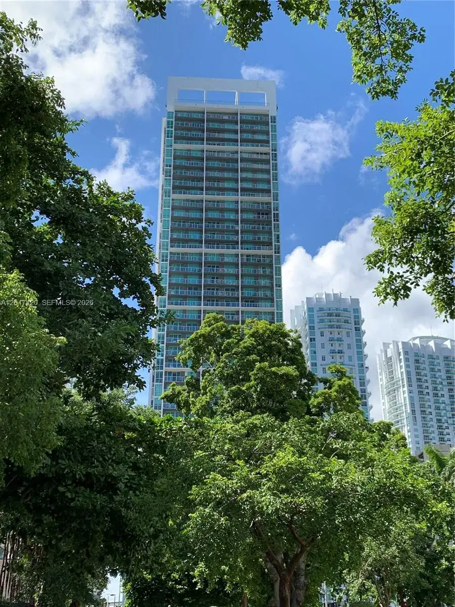 2 bedroom 2 bath Residential Lease for rent at 55 SE 6th St # 2807, Miami FL 33131