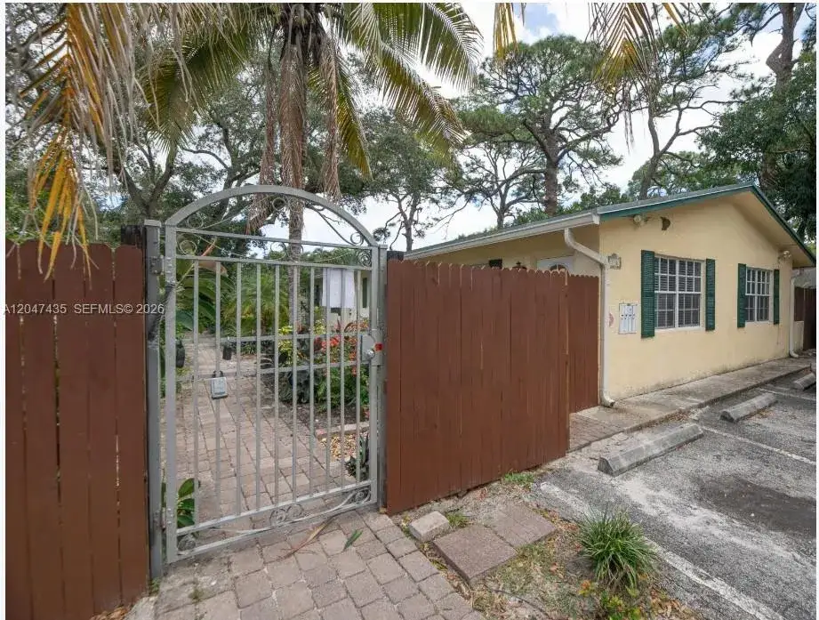 2 bedroom 1 bath Residential for sale at 716 SW 14th Ave # 3, Fort Lauderdale FL 33312
