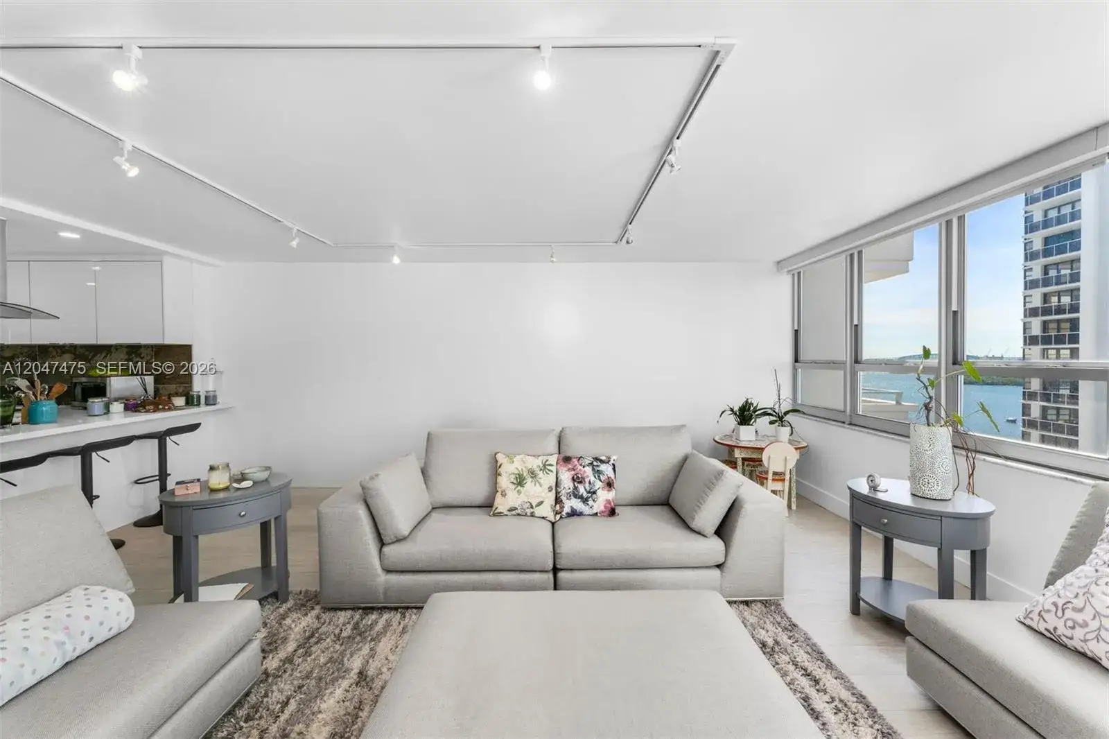 1 bedroom 1 bath Residential for sale at 11 Island Ave # 1009, Miami Beach FL 33139