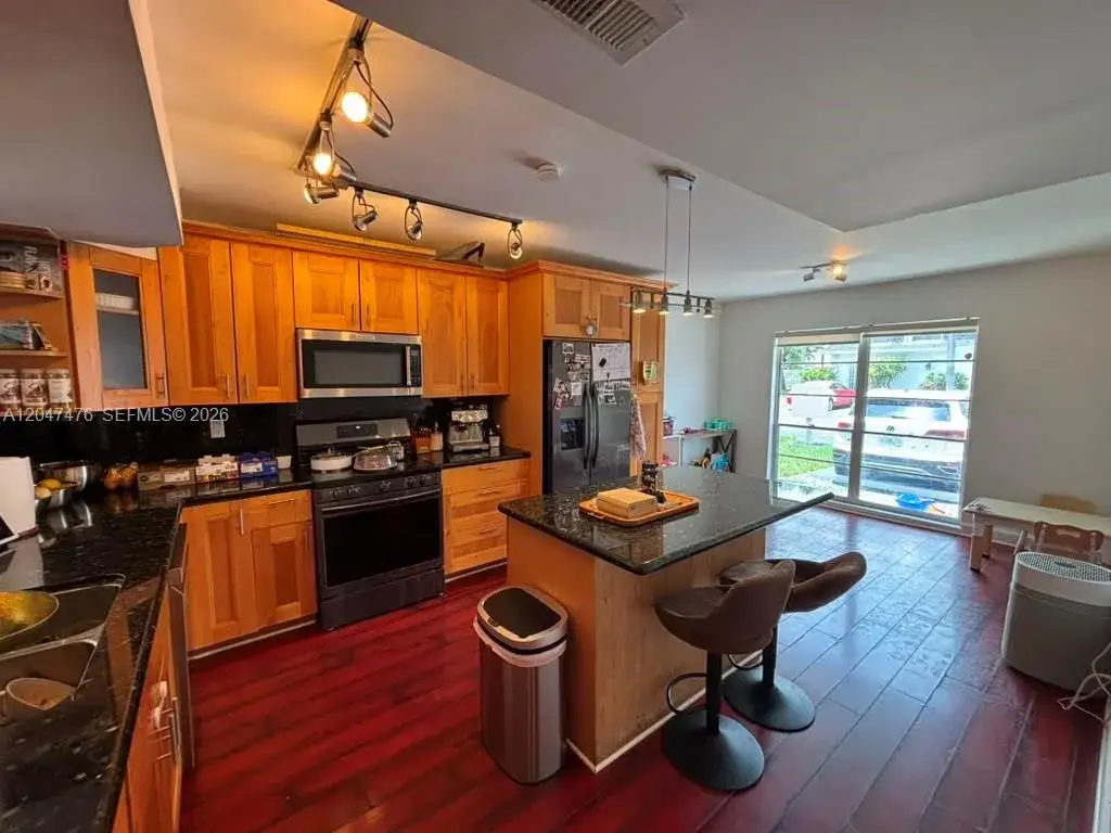 3 bedroom 2 bath Residential Lease for rent at 926 NE 27th Ave # 926, Hallandale Beach FL 33009